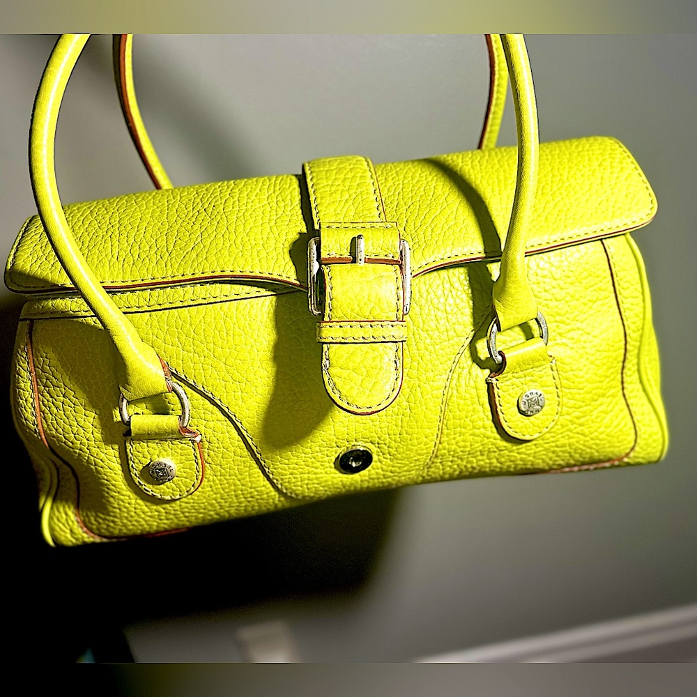 Michael Kors Shoulder Bag. Green Pebble Leather. Cream fabric inside.Retail $249